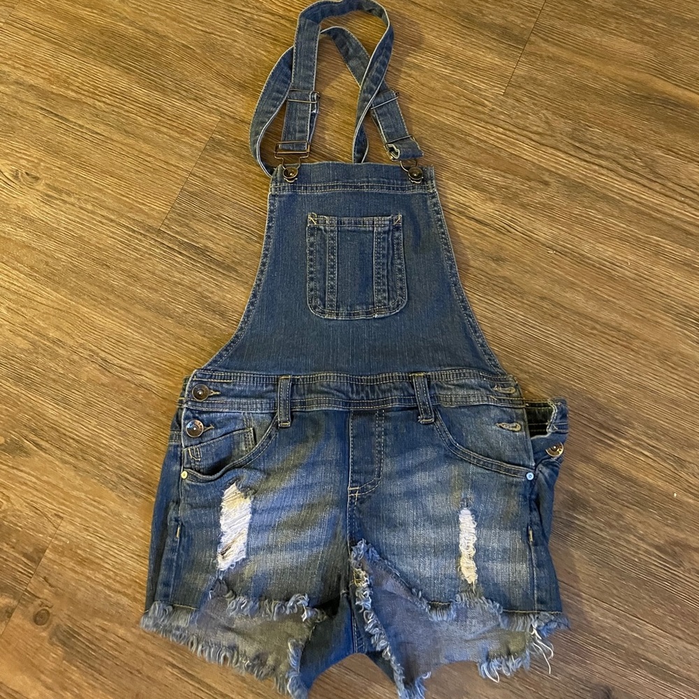 Overall shorts